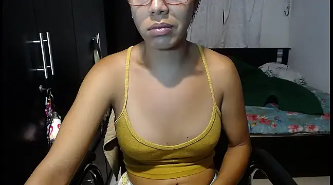 Snapshot of sensual_nataliee chatting on 01-04-25, 12:16 sensual nataliee online show from 01-04-25, 12:16