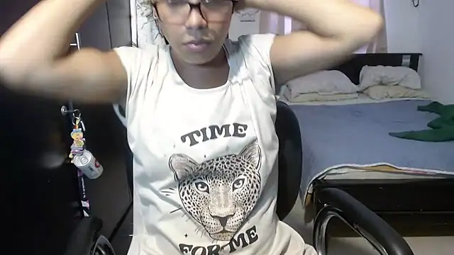 Snapshot of sensual_nataliee chatting on 01-13-25, 05:55 sensual nataliee online show from 01-13-25, 05:55