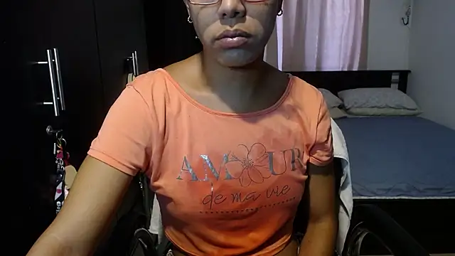 Snapshot of sensual_nataliee chatting on 01-14-25, 04:18 sensual nataliee online show from 01-14-25, 04:18