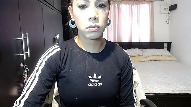 Snapshot of sensual_nataliee chatting on 01-25-25, 04:24 sensual nataliee online show from 01-25-25, 04:24