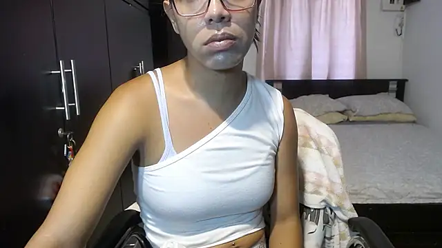 Snapshot of sensual_nataliee chatting on 01-28-25, 04:41 sensual nataliee online show from 01-28-25, 04:41