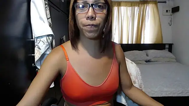 Snapshot of sensual_nataliee chatting on 02-25-25, 07:25 sensual nataliee online show from 02-25-25, 07:25