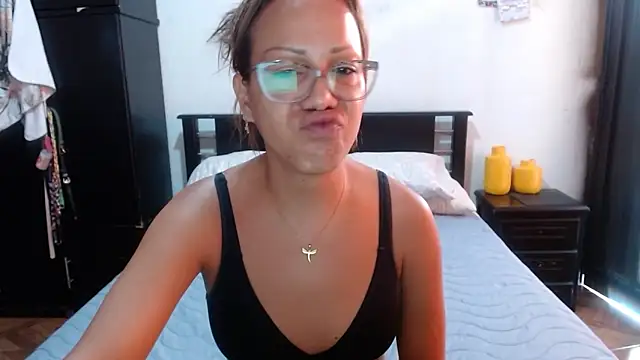 Snapshot of sensual_nataliee chatting on 09-11-25, 12:27 sensual nataliee online show from 09-11-25, 12:27