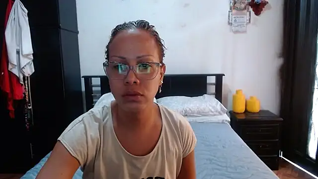 Snapshot of sensual_nataliee chatting on 10-13-25, 02:06 sensual nataliee online show from 10-13-25, 02:06