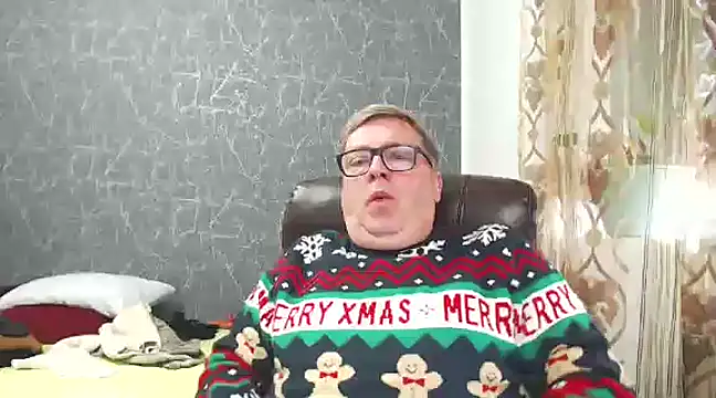 Snapshot of RobertStripX chatting on 12-26-24, 10:26 RobertStripX online show from 12-26-24, 10:26