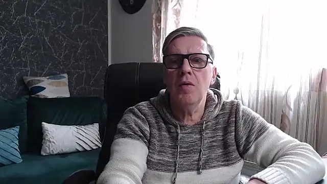 Snapshot of RobertStripX chatting on 03-02-26, 12:12 RobertStripX online show from 03-02-26, 12:12