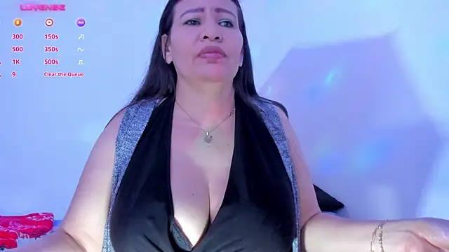 Snapshot of esmeralda_milf chatting on 12-03-24, 11:24 esmeralda milf online show from 12-03-24, 11:24