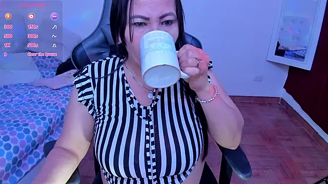 Snapshot of esmeralda_milf chatting on 03-11-25, 09:37 esmeralda milf online show from 03-11-25, 09:37