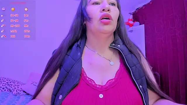 Snapshot of esmeralda_milf chatting on 09-22-25, 11:01 esmeralda milf online show from 09-22-25, 11:01