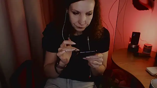 JohansonKatie online show from 01-30-25, 07:18