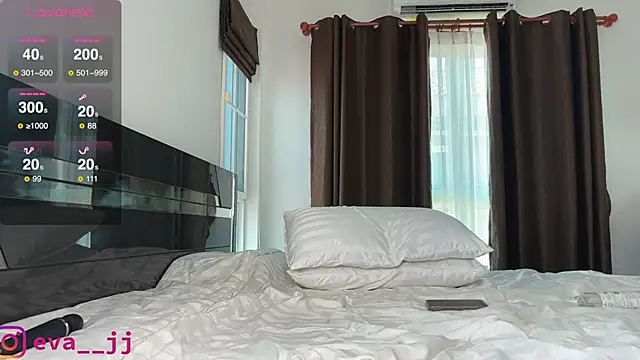 Eva JJ online show from 02-20-25, 05:23