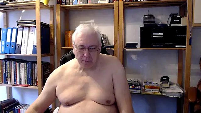 Snapshot of SchwanzhureXXL chatting on 01-19-25, 09:11 SchwanzhureXXL online show from 01-19-25, 09:11