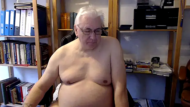 Snapshot of SchwanzhureXXL chatting on 01-27-25, 09:13 SchwanzhureXXL online show from 01-27-25, 09:13