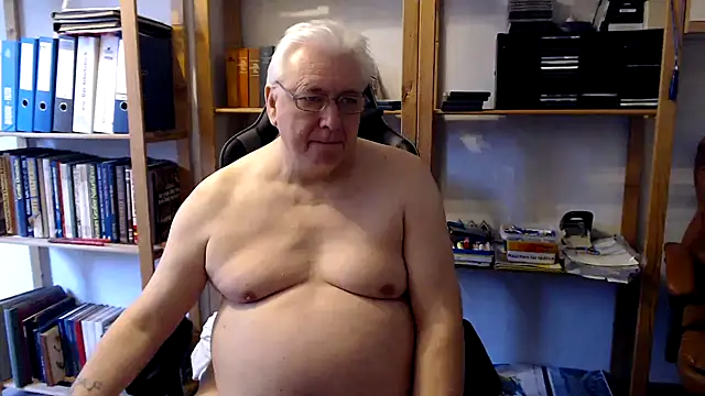 Snapshot of SchwanzhureXXL chatting on 02-10-25, 09:25 SchwanzhureXXL online show from 02-10-25, 09:25