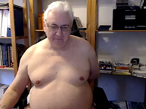 Snapshot of SchwanzhureXXL chatting on 02-13-25, 02:52 SchwanzhureXXL online show from 02-13-25, 02:52