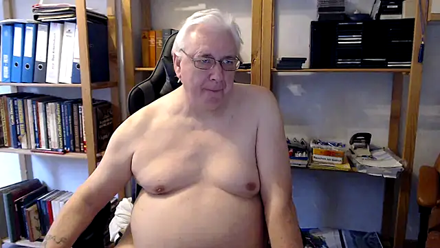 Snapshot of SchwanzhureXXL chatting on 02-20-25, 02:57 SchwanzhureXXL online show from 02-20-25, 02:57