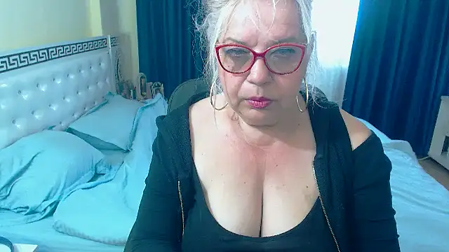 SonyaHotMilf online show from 05-14-26, 11:06
