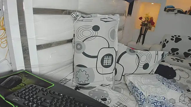 yina-rosse online show from 06-23-26, 08:51