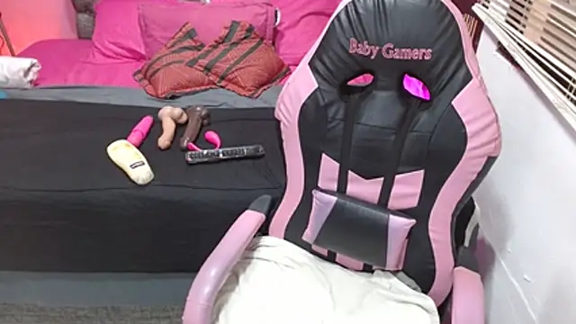 JEENEVIEVE online show from 06-20-26, 06:33