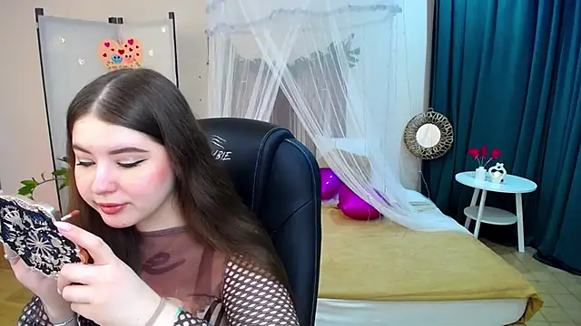 NicoleFoxery online show from 02-18-25, 06:26