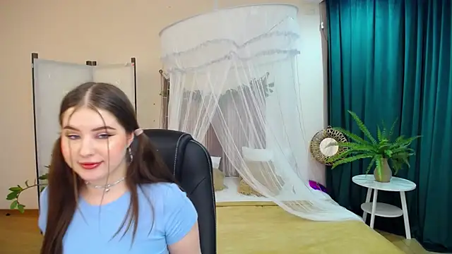 NicoleFoxery online show from 03-20-25, 12:30