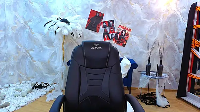 NicoleFoxery online show from 11-08-25, 06:18