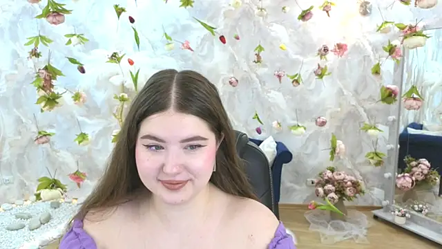 Snapshot of NicoleFoxery chatting on 03-08-26, 06:23 NicoleFoxery online show from 03-08-26, 06:23