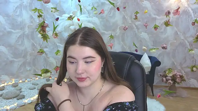 Snapshot of NicoleFoxery chatting on 03-19-26, 08:24 NicoleFoxery online show from 03-19-26, 08:24