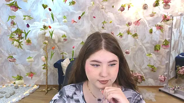 Snapshot of NicoleFoxery chatting on 06-27-26, 06:24 NicoleFoxery online show from 06-27-26, 06:24