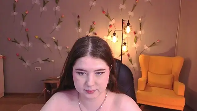 Snapshot of NicoleFoxery chatting on 07-19-26, 06:22 NicoleFoxery online show from 07-19-26, 06:22