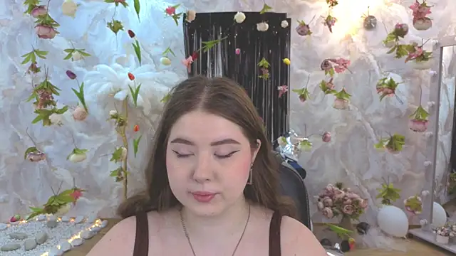 Snapshot of NicoleFoxery chatting on 08-05-26, 03:20 NicoleFoxery online show from 08-05-26, 03:20
