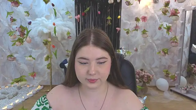 Snapshot of NicoleFoxery chatting on 08-07-26, 06:21 NicoleFoxery online show from 08-07-26, 06:21