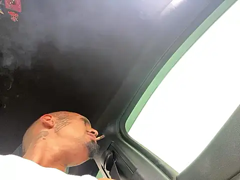 Prettyboiflaco online show from 03-04-25, 02:53