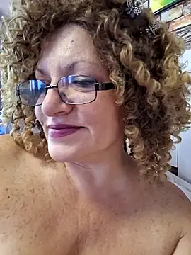 Snapshot of Hot_Azaleea chatting on 10-19-25, 05:41 Hot Azaleea online show from 10-19-25, 05:41