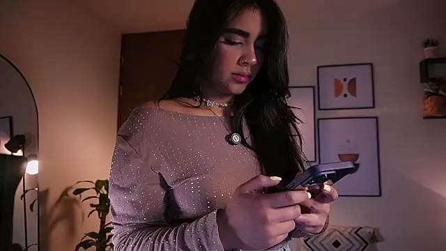 Snapshot of Isabella_dior chatting on 03-24-26, 07:41 Isabella dior online show from 03-24-26, 07:41