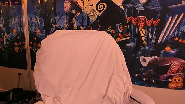 Evie-Luna online show from 10-26-25, 02:50