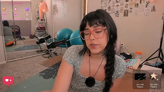 Evie-Luna online show from 06-13-26, 08:29