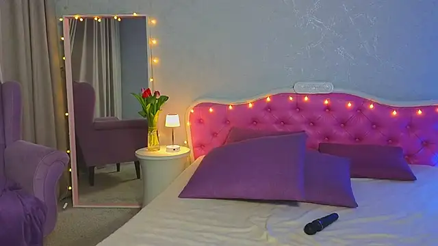 Ariana Petite online show from 03-07-25, 02:25