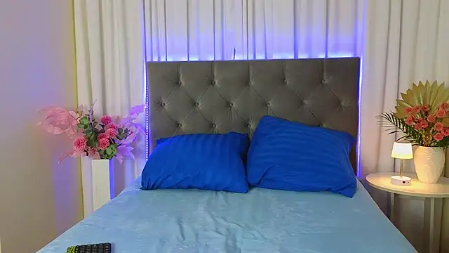 Ariana Petite online show from 05-06-26, 12:19