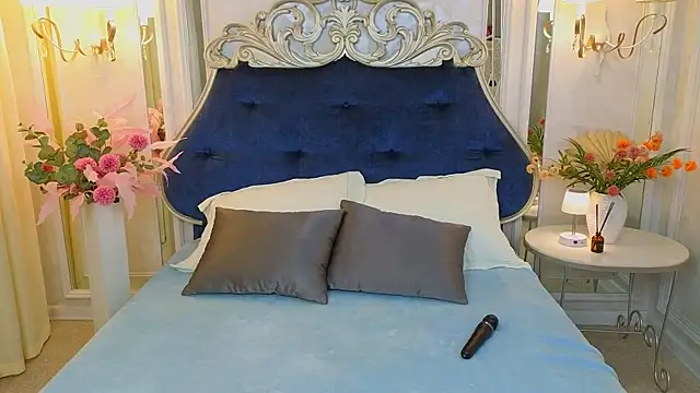 Ariana Petite online show from 05-15-26, 12:28