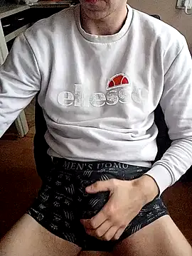 Snapshot of MlodyDres chatting on 01-06-25, 08:46 MlodyDres online show from 01-06-25, 08:46