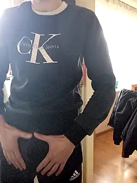 Snapshot of MlodyDres chatting on 01-27-25, 09:44 MlodyDres online show from 01-27-25, 09:44