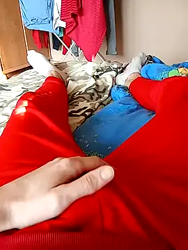 Snapshot of MlodyDres chatting on 02-05-25, 11:34 MlodyDres online show from 02-05-25, 11:34