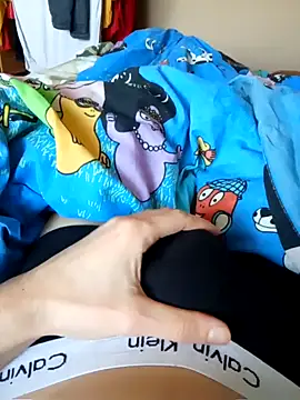 Snapshot of MlodyDres chatting on 02-16-25, 06:21 MlodyDres online show from 02-16-25, 06:21