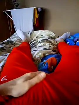 Snapshot of MlodyDres chatting on 02-16-25, 04:21 MlodyDres online show from 02-16-25, 04:21