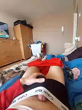 Snapshot of MlodyDres chatting on 02-17-25, 09:13 MlodyDres online show from 02-17-25, 09:13