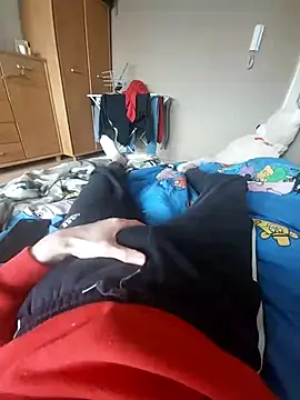 Snapshot of MlodyDres chatting on 02-27-25, 12:45 MlodyDres online show from 02-27-25, 12:45