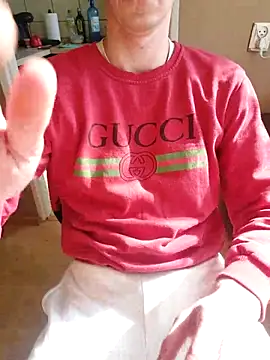 Snapshot of MlodyDres chatting on 03-19-25, 11:39 MlodyDres online show from 03-19-25, 11:39