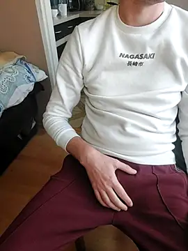 Snapshot of MlodyDres chatting on 09-13-25, 09:31 MlodyDres online show from 09-13-25, 09:31