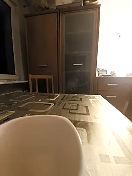 Snapshot of MlodyDres chatting on 10-01-25, 05:30 MlodyDres online show from 10-01-25, 05:30